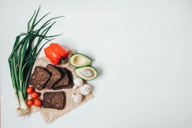 Deska z różnymi składnikami kulinarnymi